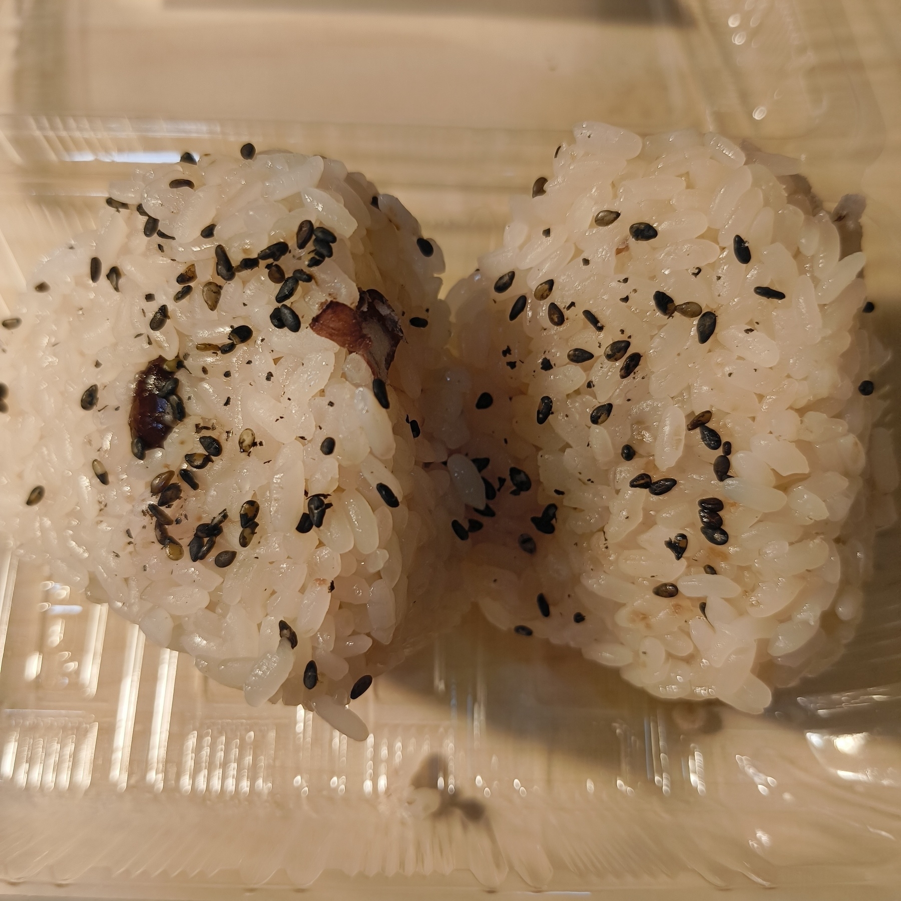 和菓子 平塚亭 つるおか：お赤飯おにぎり　#青空ごはん部