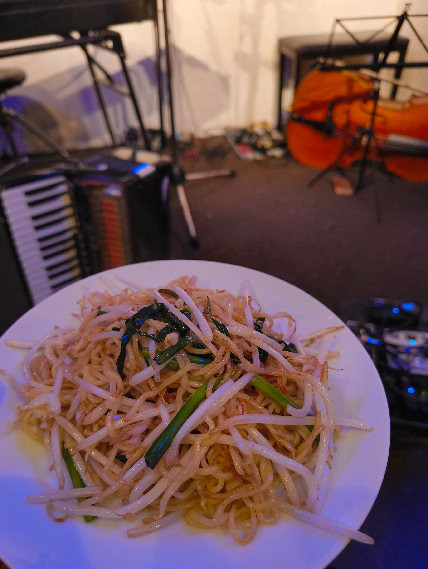 ライブ居酒屋ラウン:塩ヤキソバ