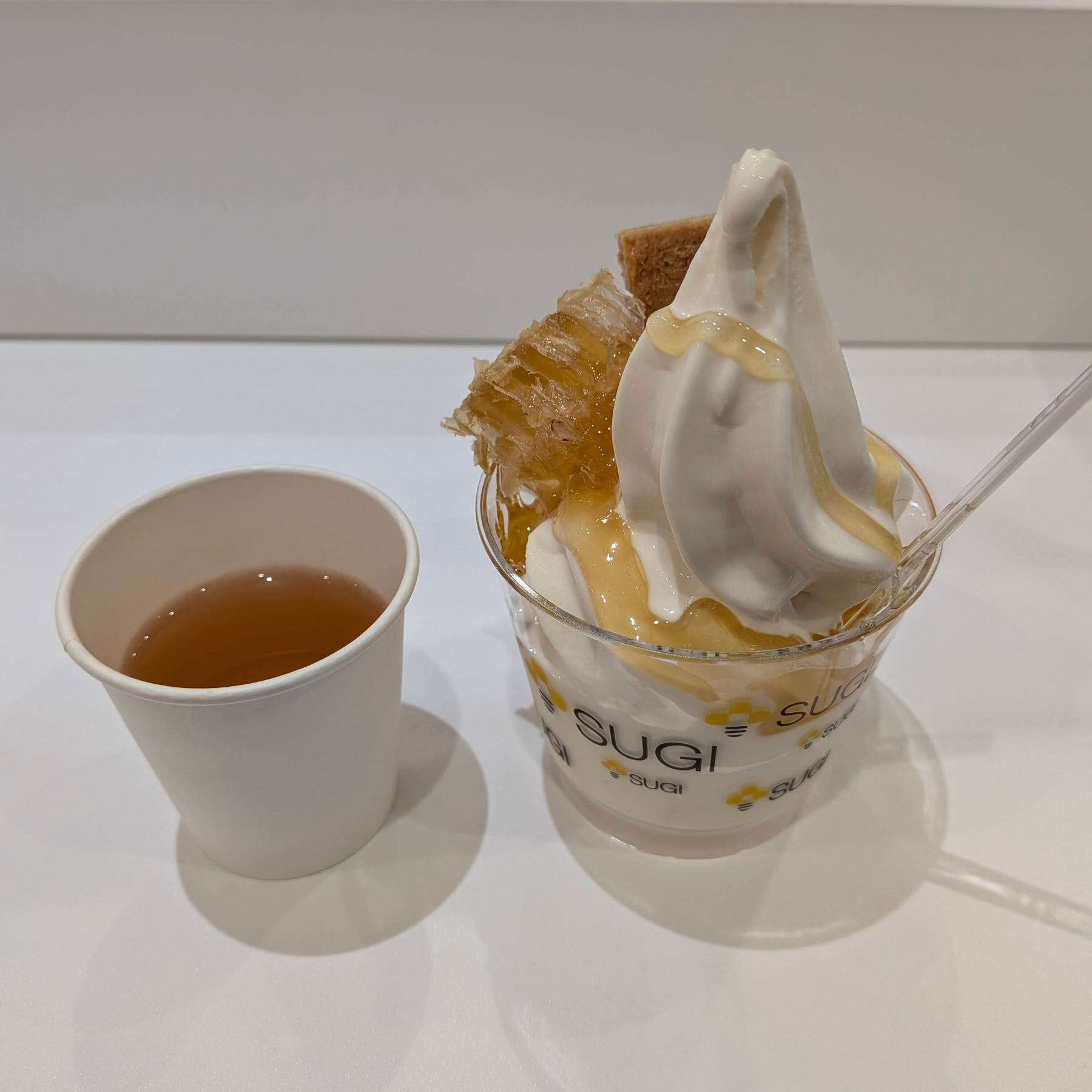 杉養蜂園:巣房蜜ソフトクリーム