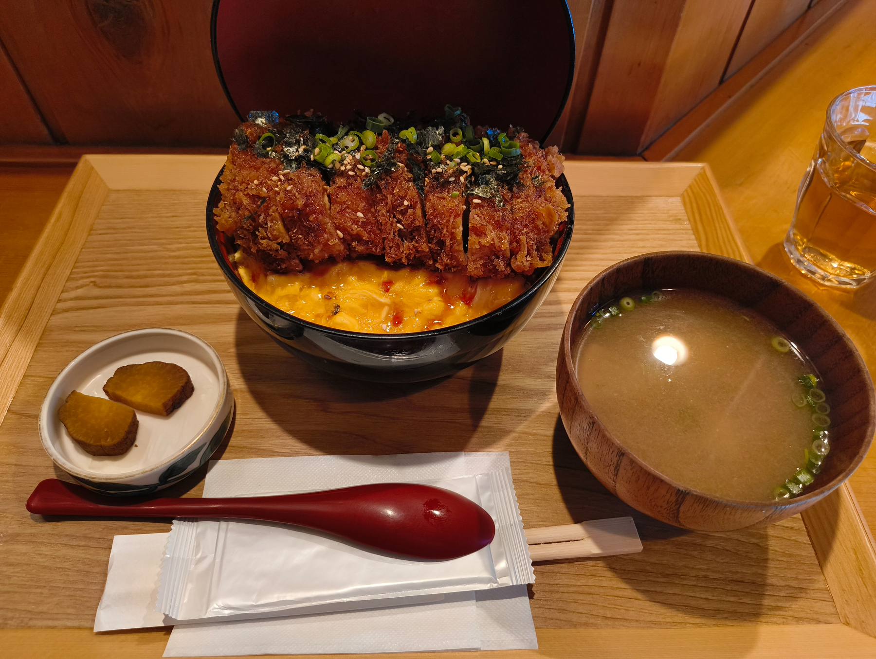 小さかった男とんかつ寅：岩中豚のとじないカツ丼　#青空ごはん部