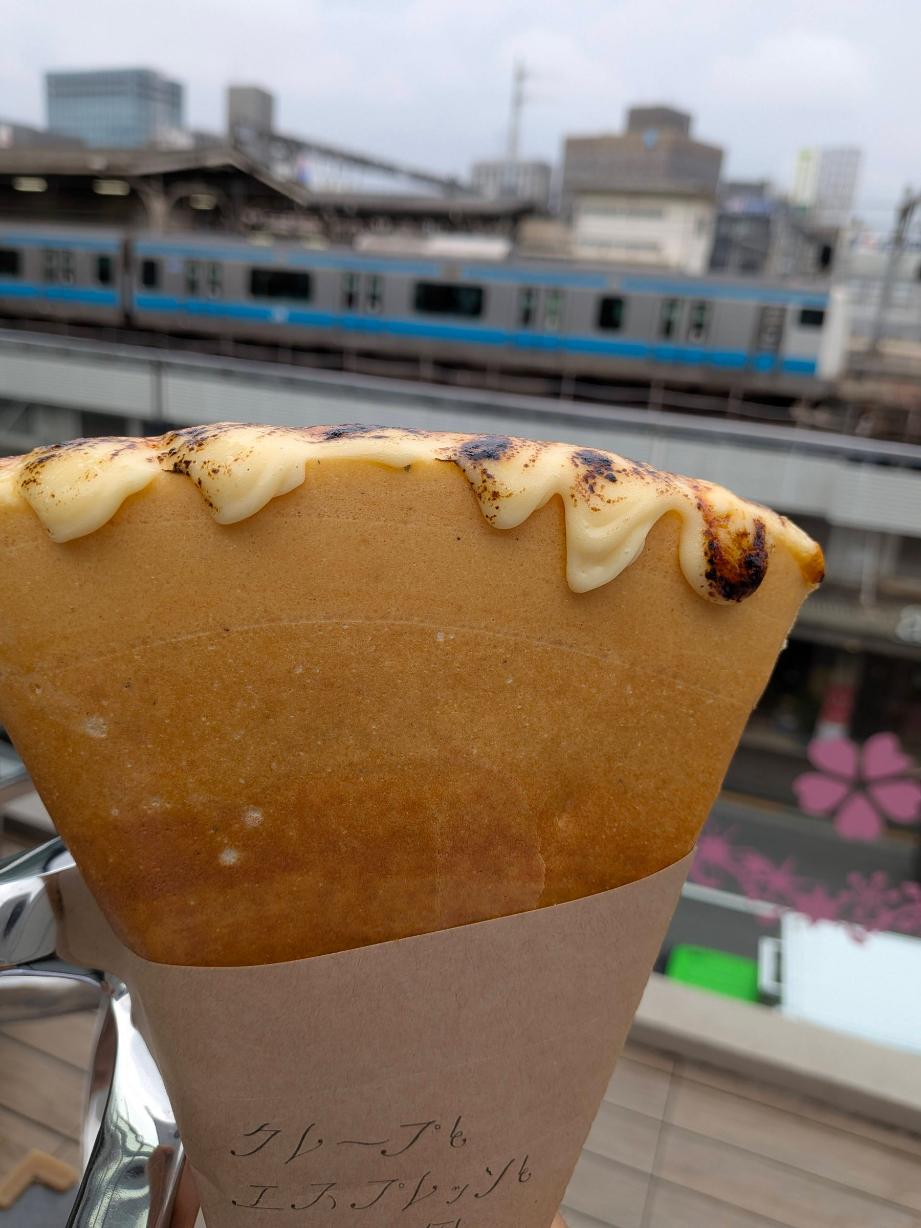 クレープとエスプレッソ：カスタードブリュレとチョコレート